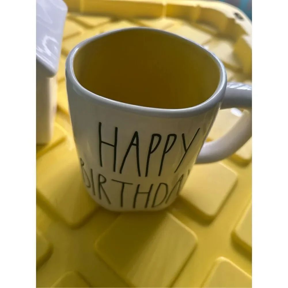 HAPPY BIRTHDAY" Coffee Tea Mug With Yellow Interior￼￼￼